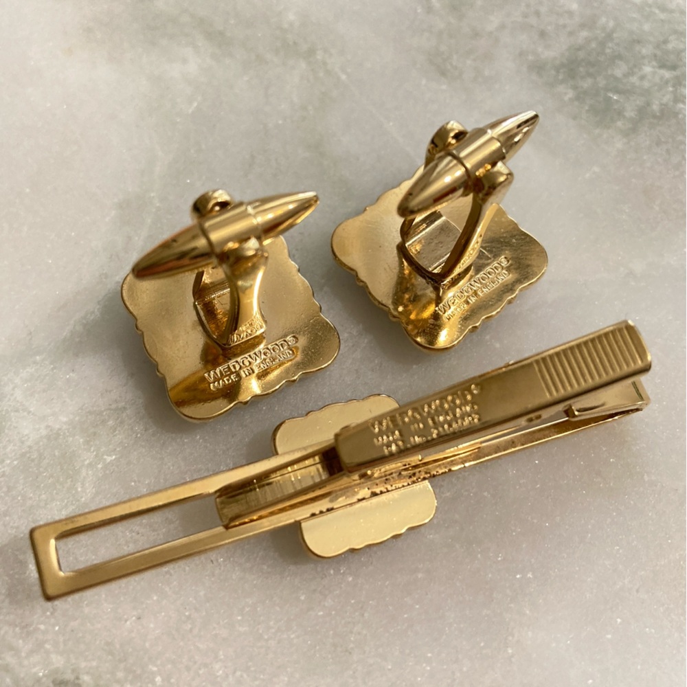 🏇 Wedgwood Jasperware Cuff Links Tie Clip Set Horses Vintage - Picture 4 of 7
